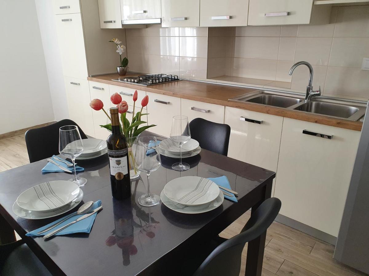 Apartaments Ukic 普维克瑟普瑞内 外观 照片