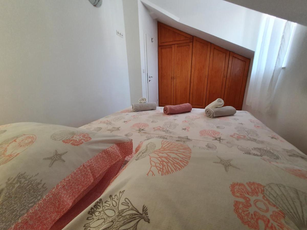 Apartaments Ukic 普维克瑟普瑞内 外观 照片